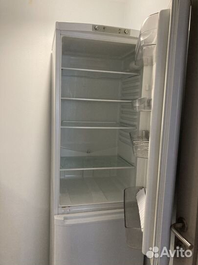 Холодильник hotpoint ariston бу