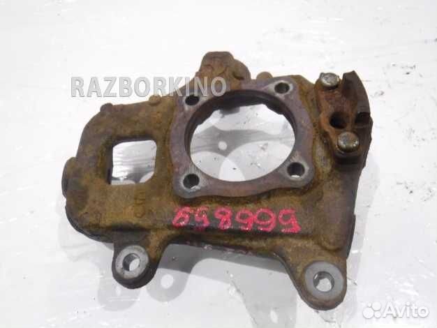 Кулак задний правый Ниссан