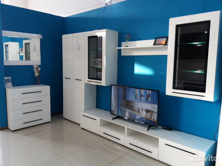 Стенка для гостиной новая