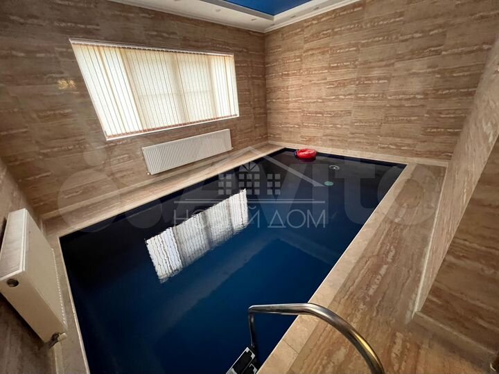 Дом 400 м² на участке 9 сот.