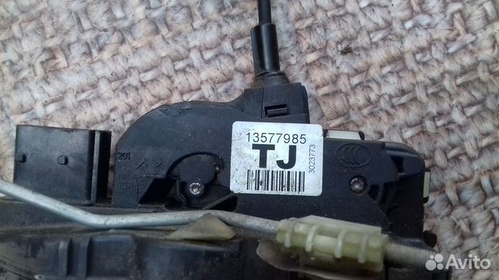 Замок двери разные Шевроле Круз 2011г