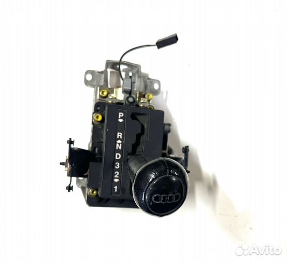 Кулиса переключения передач Audi 100 C4 2.8