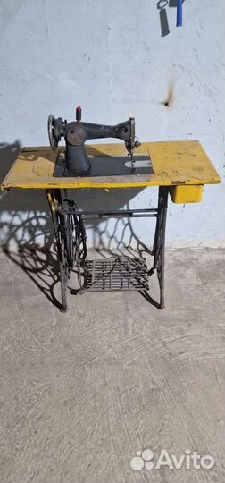 Продам швейную машинку