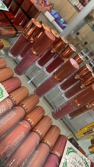 Продавец косметики и парфюмерии