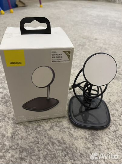 Беспроводная зарядка для iPhone 12