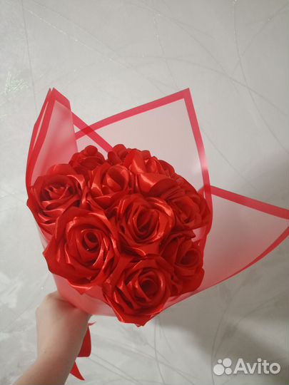 Букет роз из атласных лент