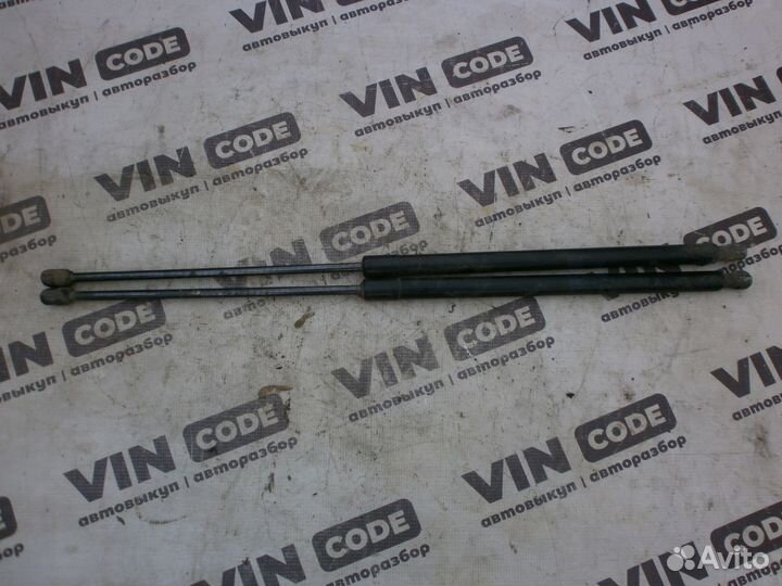 Амортизаторы крышки багажника Фольксваген Кадди 3