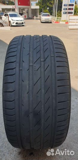 Nokian Tyres Hakka Black 275/35 R20 Z