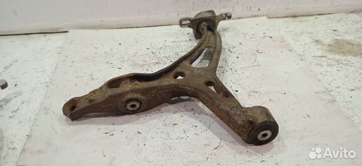Рычаг передний левый нижний