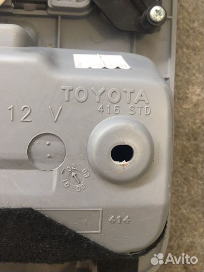 Плафон салона Toyota RAV4 (2451)