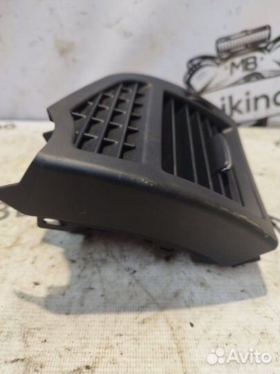 Дефлектор воздушный передний левый Mercedes W221