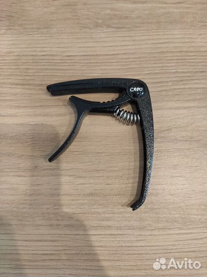 Каподастр для гитары