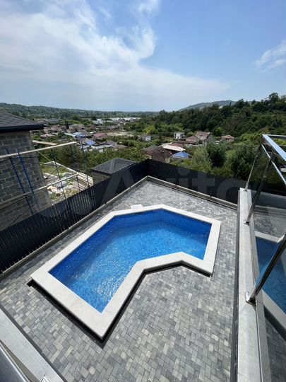 Дом 220 м² на участке 4,2 сот.