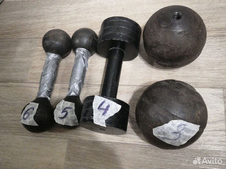 Гантели разные
