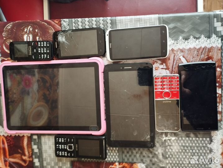 Мобильные телефоны, планшеты