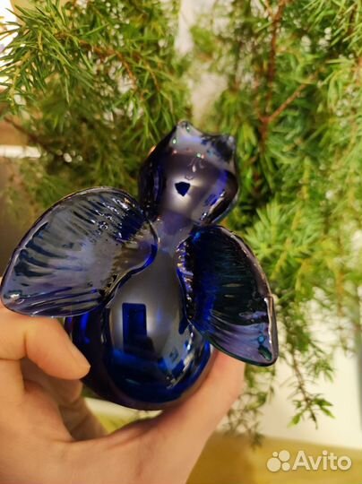 Стеклянная скульптура. Крылатый синий кот