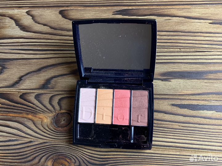 Палетка теней Dior Coral Gradation 002