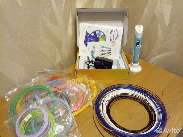 3D ручка и 13 цветов пластика