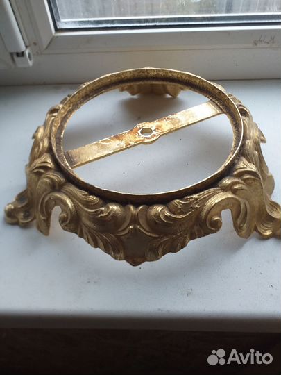 Подставки под настольные лампы и подсвечники