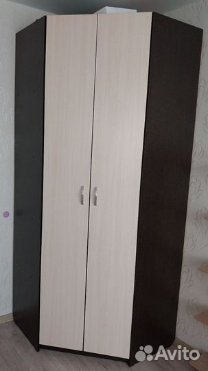 Шкаф угловой