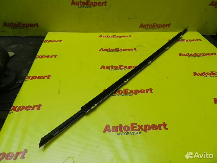 Бархотка передняя правая Lexus IS250 2013-2020