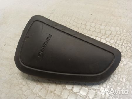 Подушка безопасности в сиденье переднее