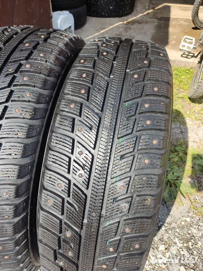 Kumho I'Zen KW22 215/65 R16 98T