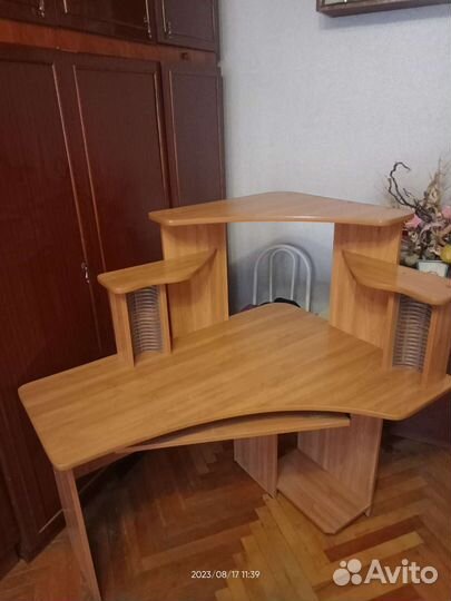 Компьютерный стол