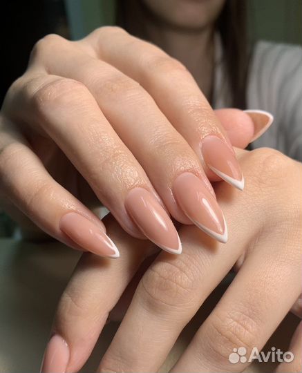 Маникюр и педикюр на Лермонтова 136/4