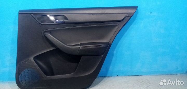 Обшивка двери задней правой Skoda Rapid