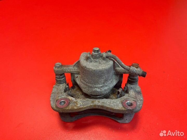 Суппорт передний правый Hyundai Solaris RB G4FC