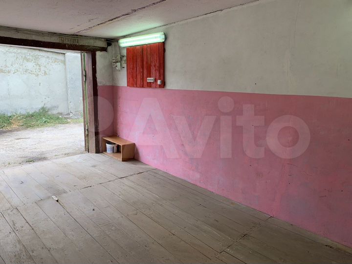 Гараж, > 30 м²