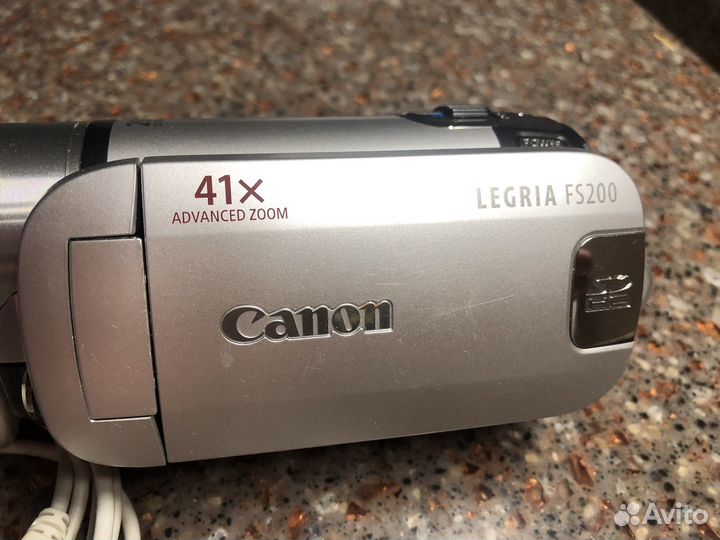 Видеокамера Canon Legria FS200
