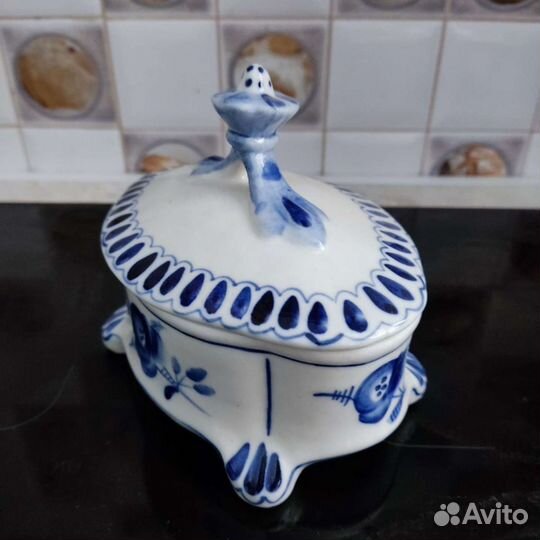 Маслëнка гжель