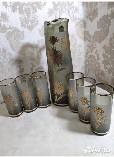 Графин со стаканами