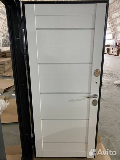 Входная металлическая дверь 