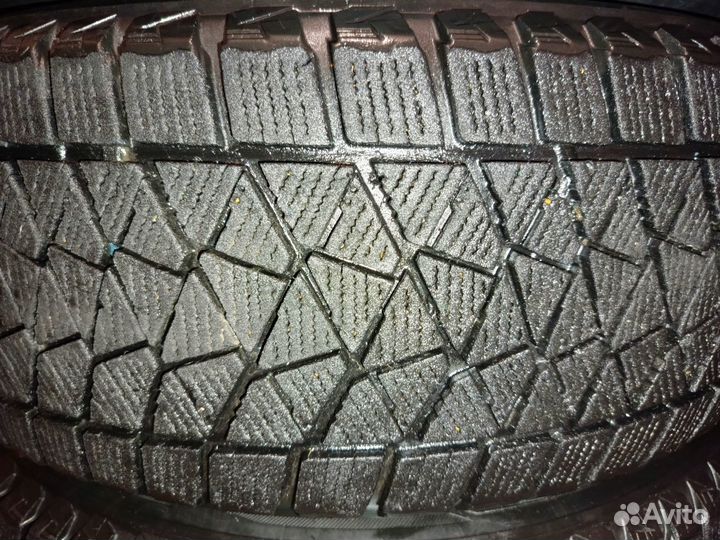 Bridgestone Blizzak DM-V2 225/55 R18
