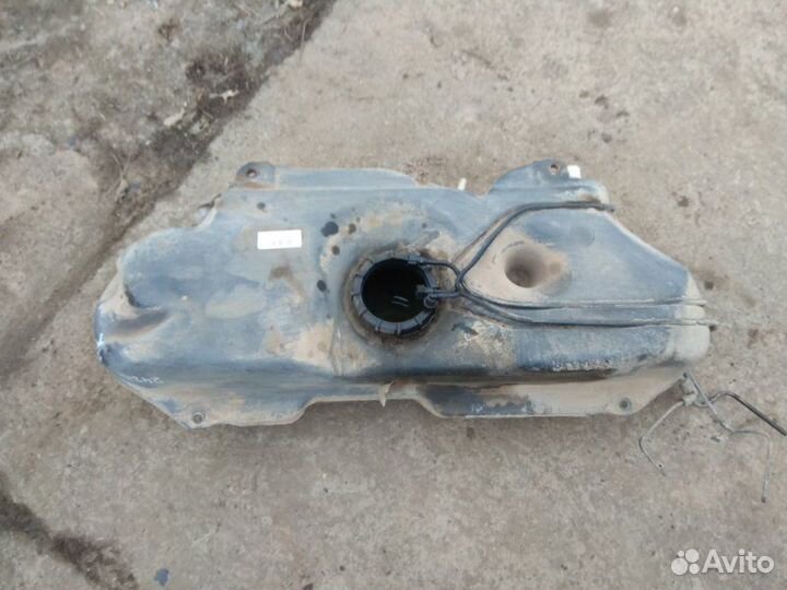 Бак топливный (бензобак) Geely Mk 2008-2015