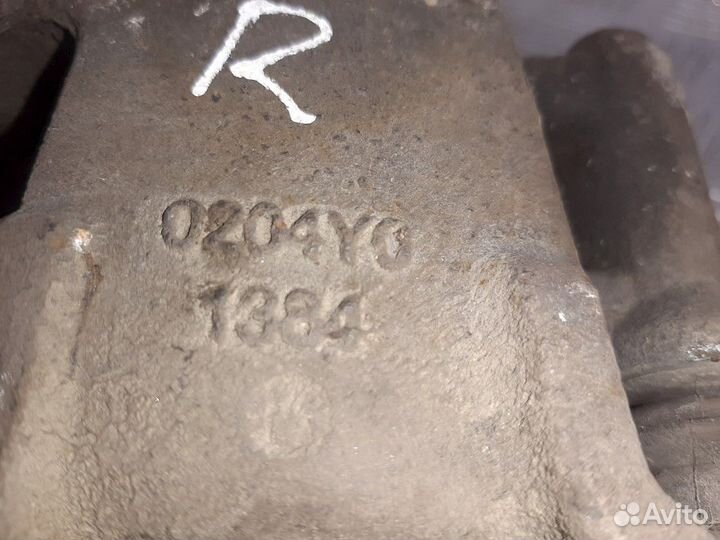 Суппорт передний правый Suzuki Wagon R 2 2003