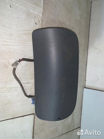 Подушка безопасности в торпедо Kia Spectra