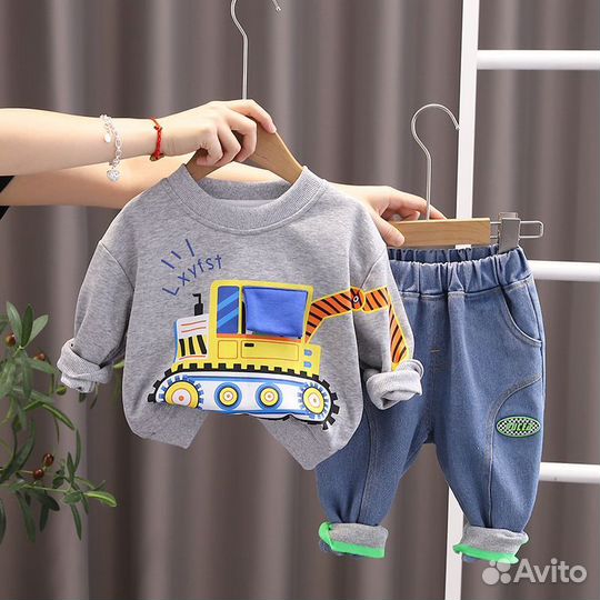 Костюм на мальчика новый 92 98 104