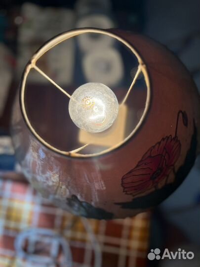 Светильник настольный с абажуром