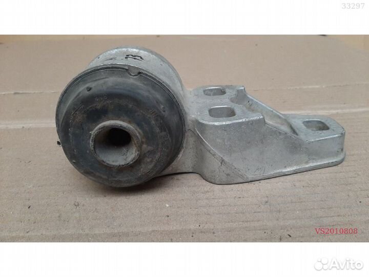 Сайлент-блок volkswagen passat B5 задний правый