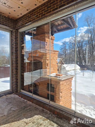 Безрамное остекление беседки