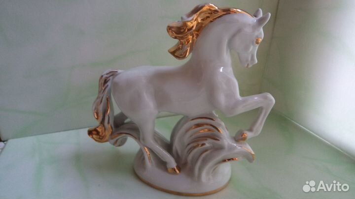 Статуэтка Конь Огонь. лфз