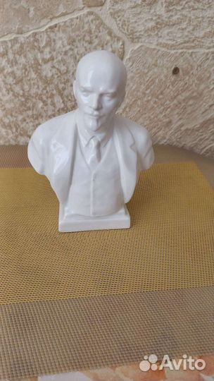 Бюст ленина