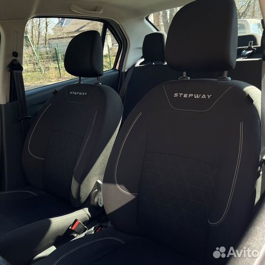 Аренда прокат автомобиля Renault Logan Stepway