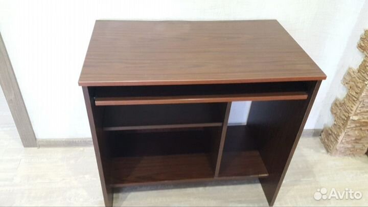 Продам компьютерный стол