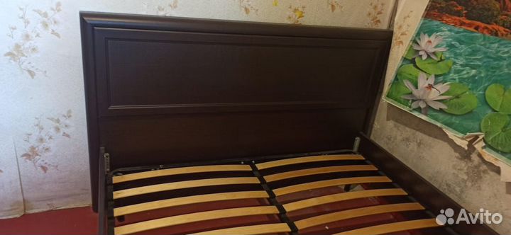 Продам кровать с матрасом