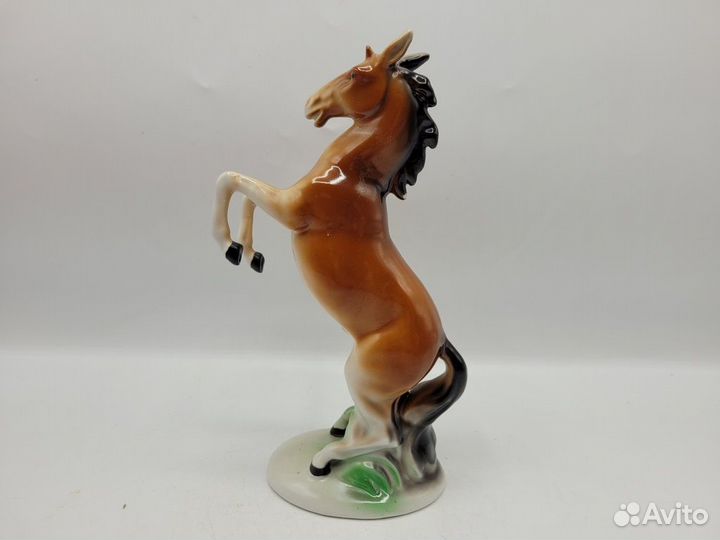 Статуэтка Конь на дыбах фарфор Grafenthal Германия